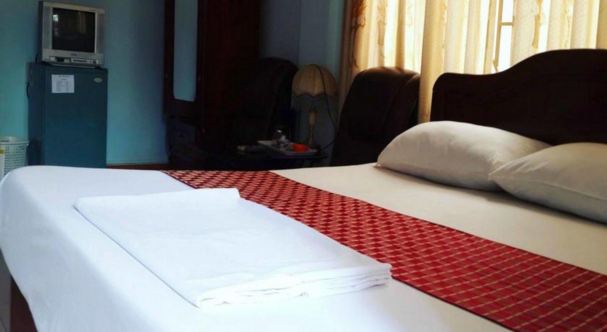 Phong Nha Hotel Hué Extérieur photo
