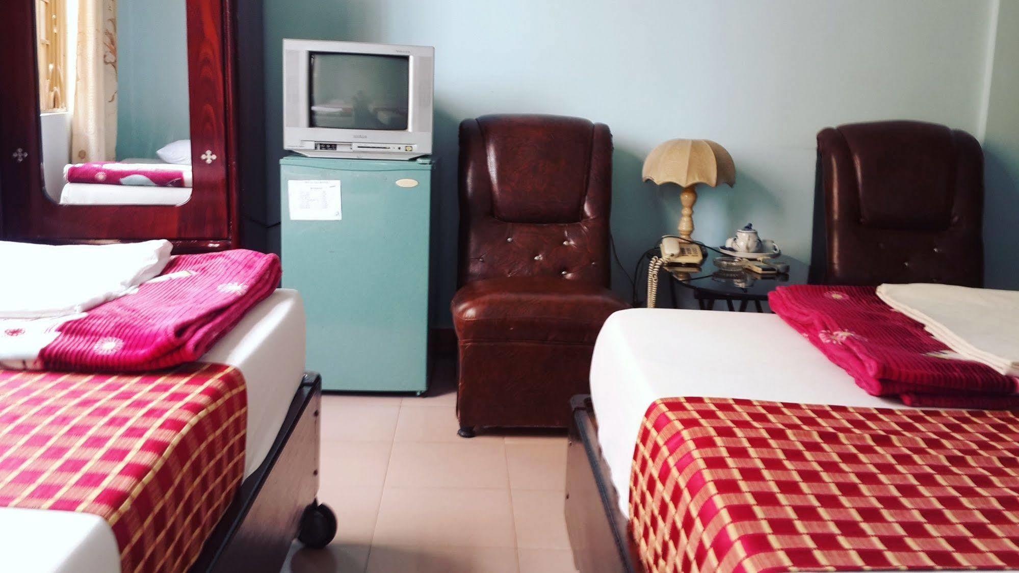 Phong Nha Hotel Hué Extérieur photo