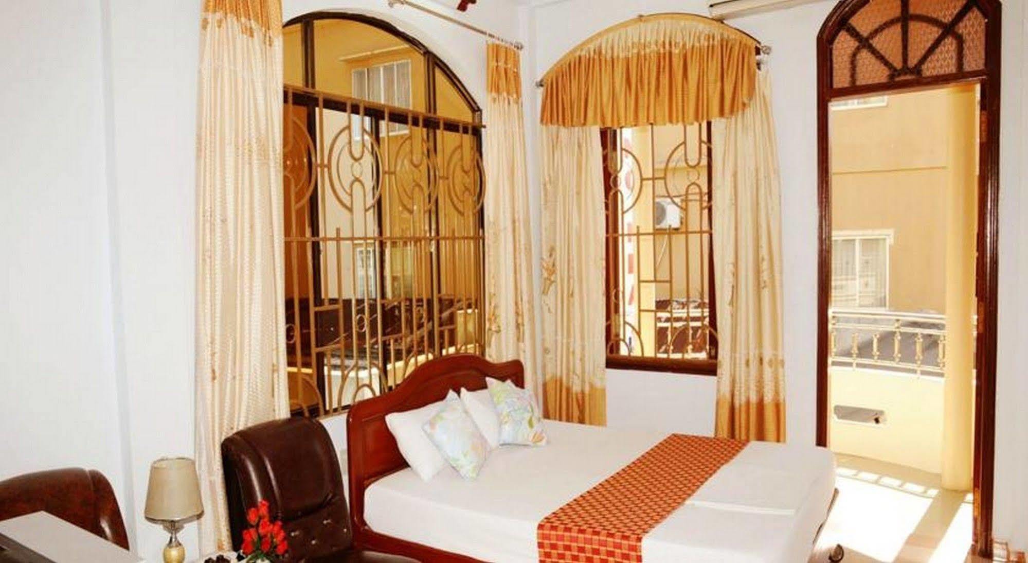 Phong Nha Hotel Hué Extérieur photo